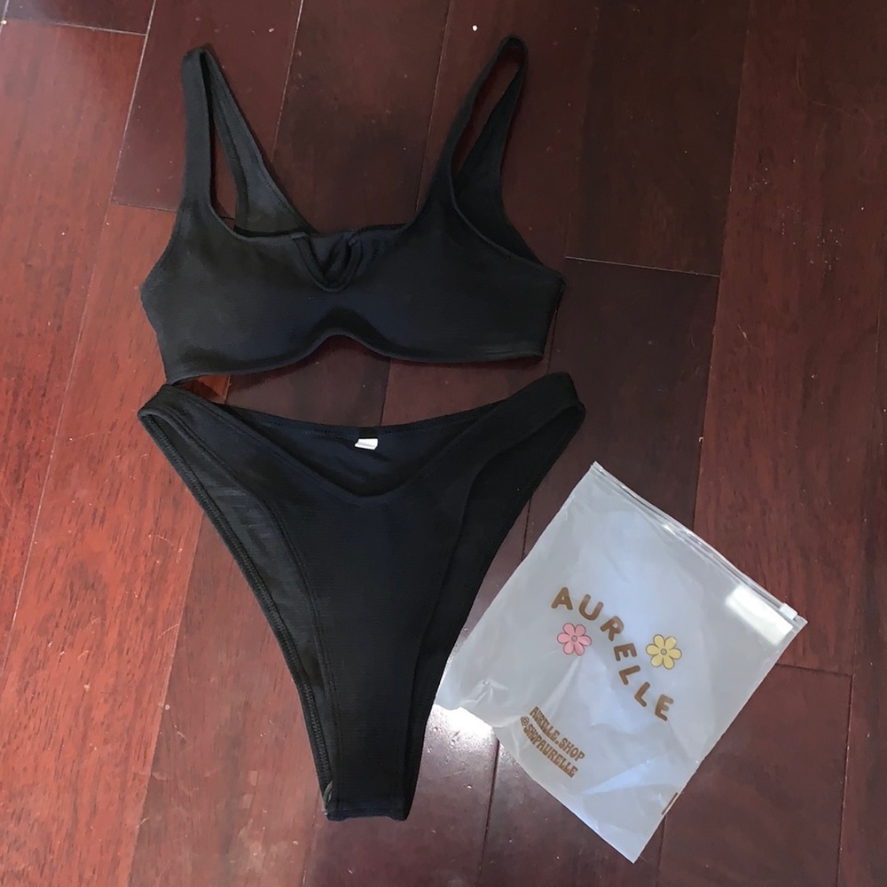 NWT aurelle bikini